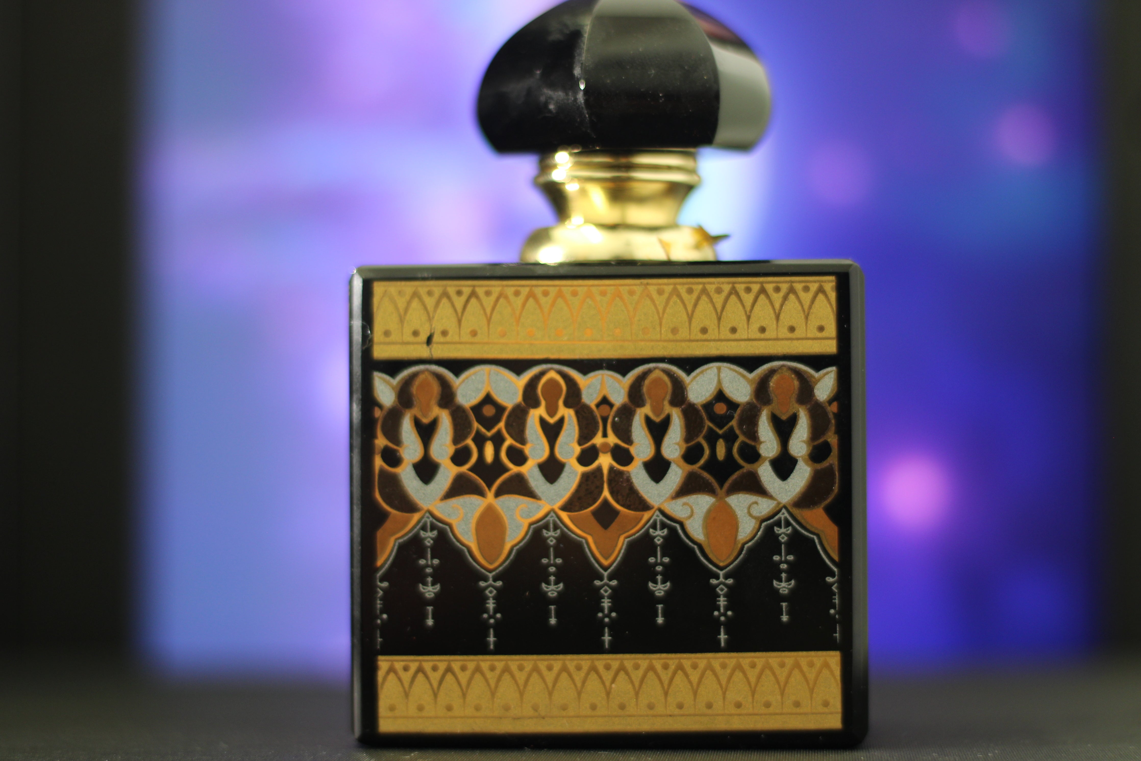 Hadhara by Junaid Perfumes 5.5ml Attar Oil Free D and R Fashion